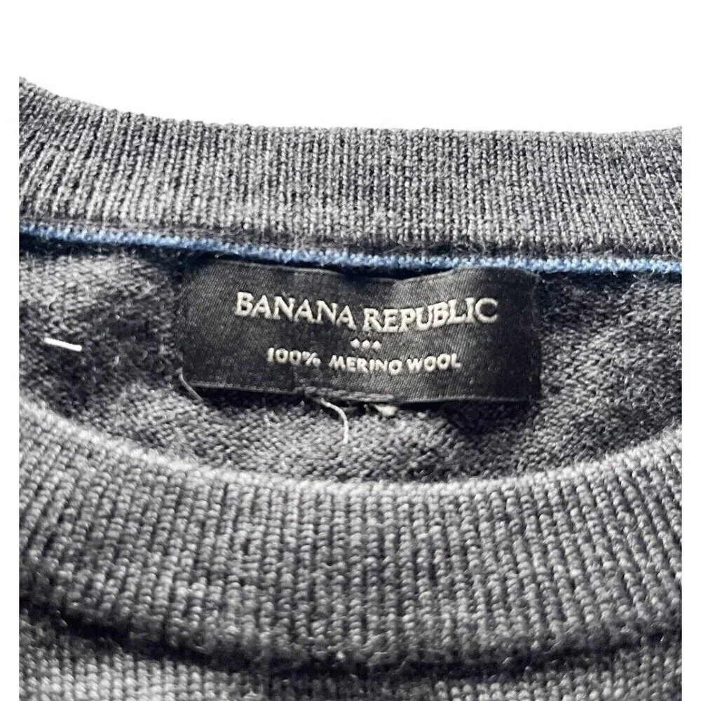 Banana Republic Men's Sz M Blue Gray Stripe 100% Merino Wool Fine Knit Sweater